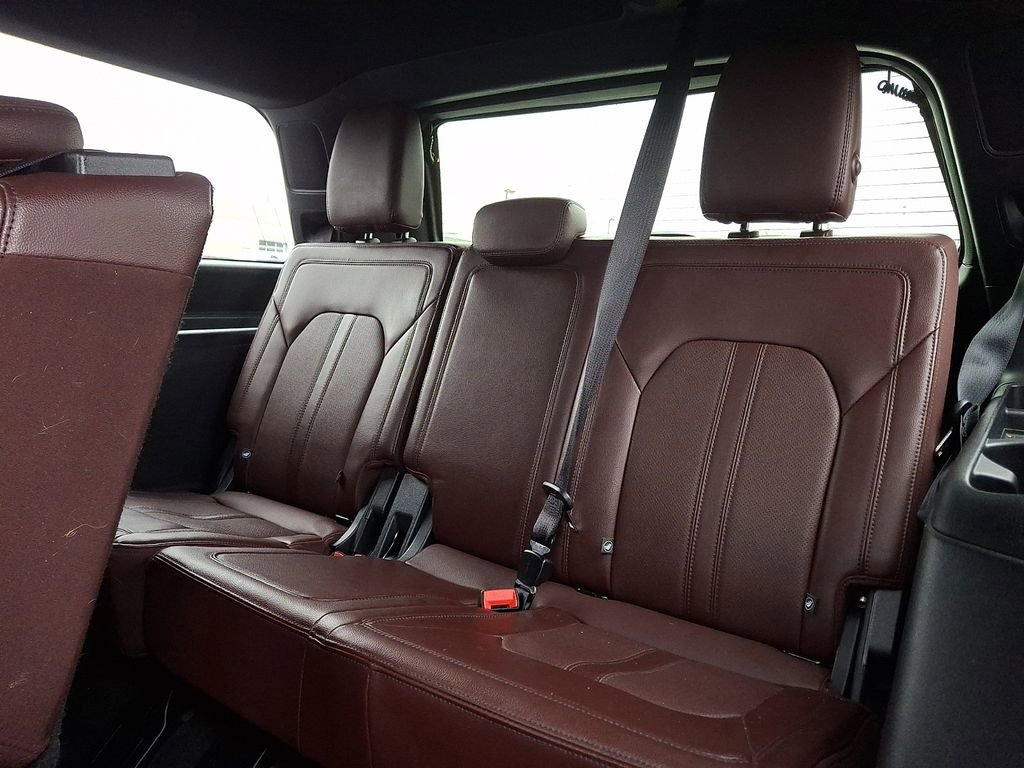 Used 2024 Ford Expedition Limited image 11