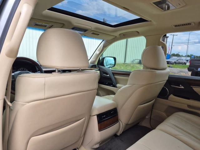 Used 2020 Lexus LX 570 4WD w/ Luxury Package image 12