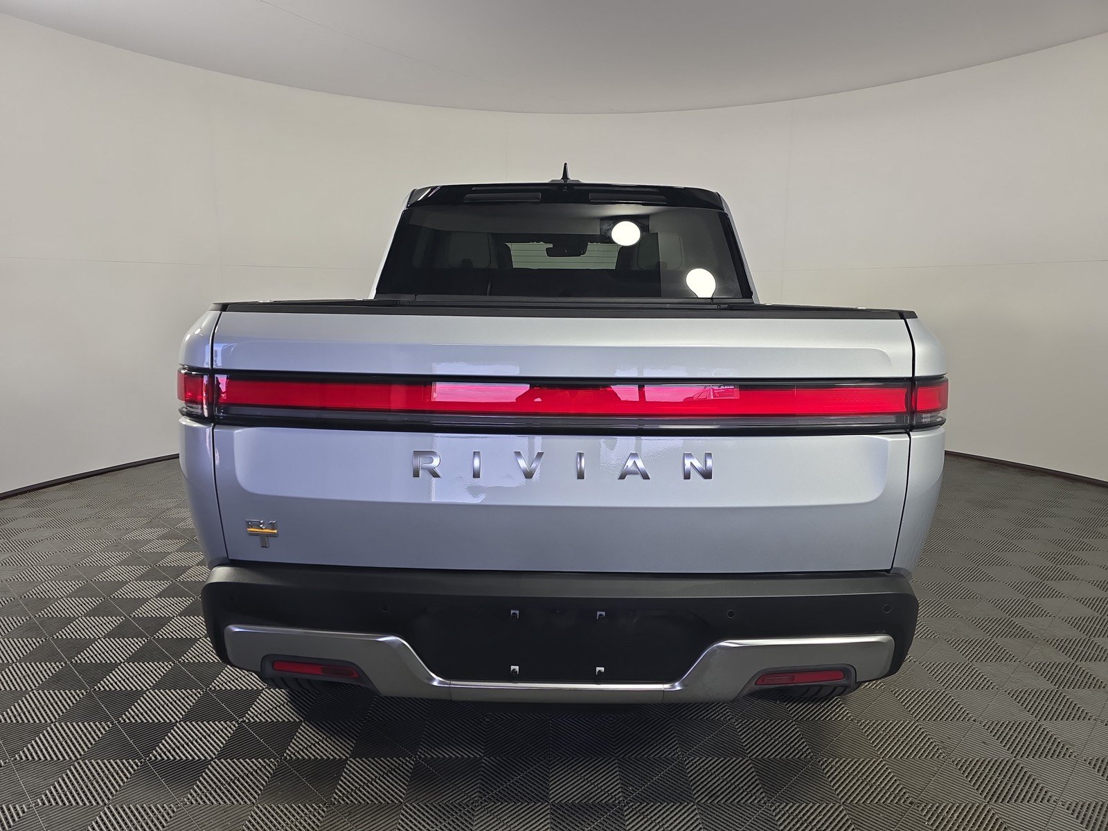 Used 2023 Rivian R1T Adventure AWD/4WD image 4