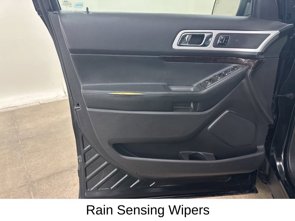 Used 2014 Ford Explorer Limited w/ Equipment Group 302A AWD/4WD image 34