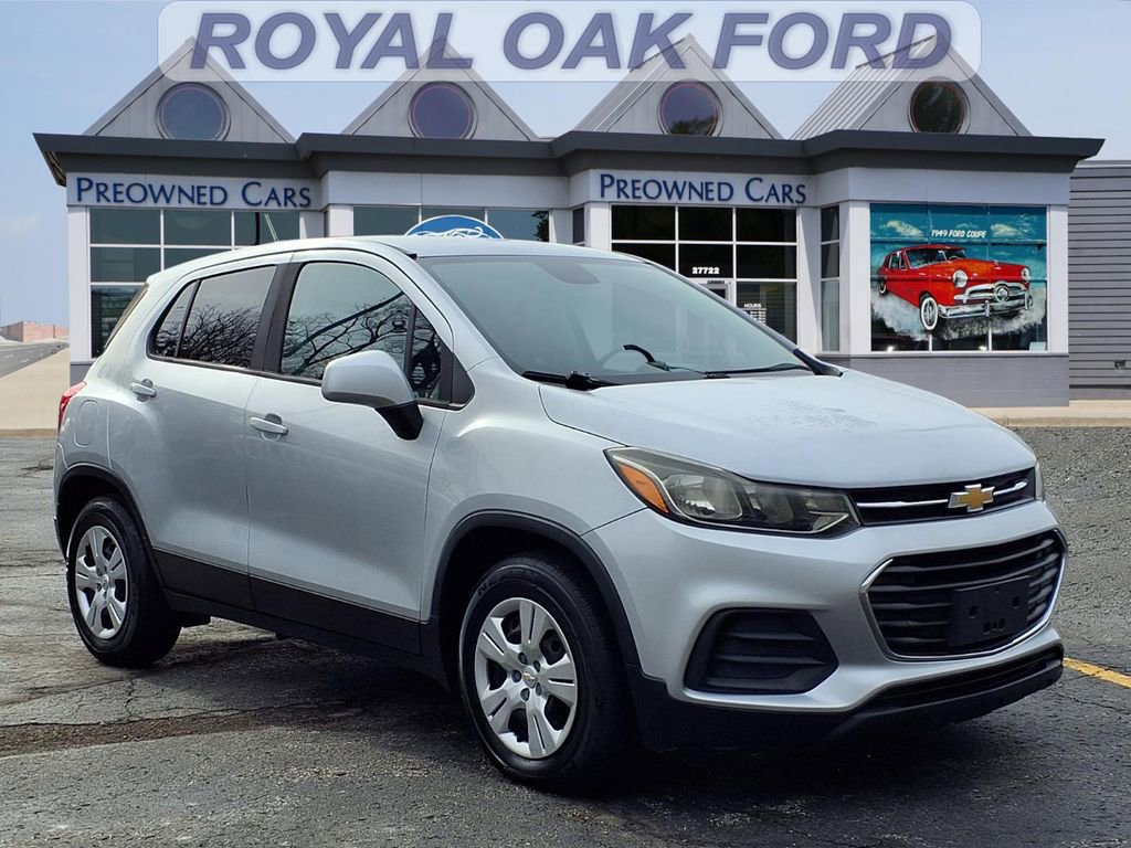 Used 2017 Chevrolet Trax LS w/ Fleet Convenience Package image 1
