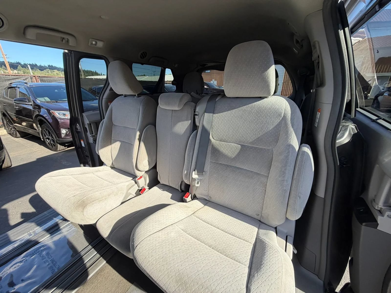 Used 2017 Toyota Sienna LE FWD image 24