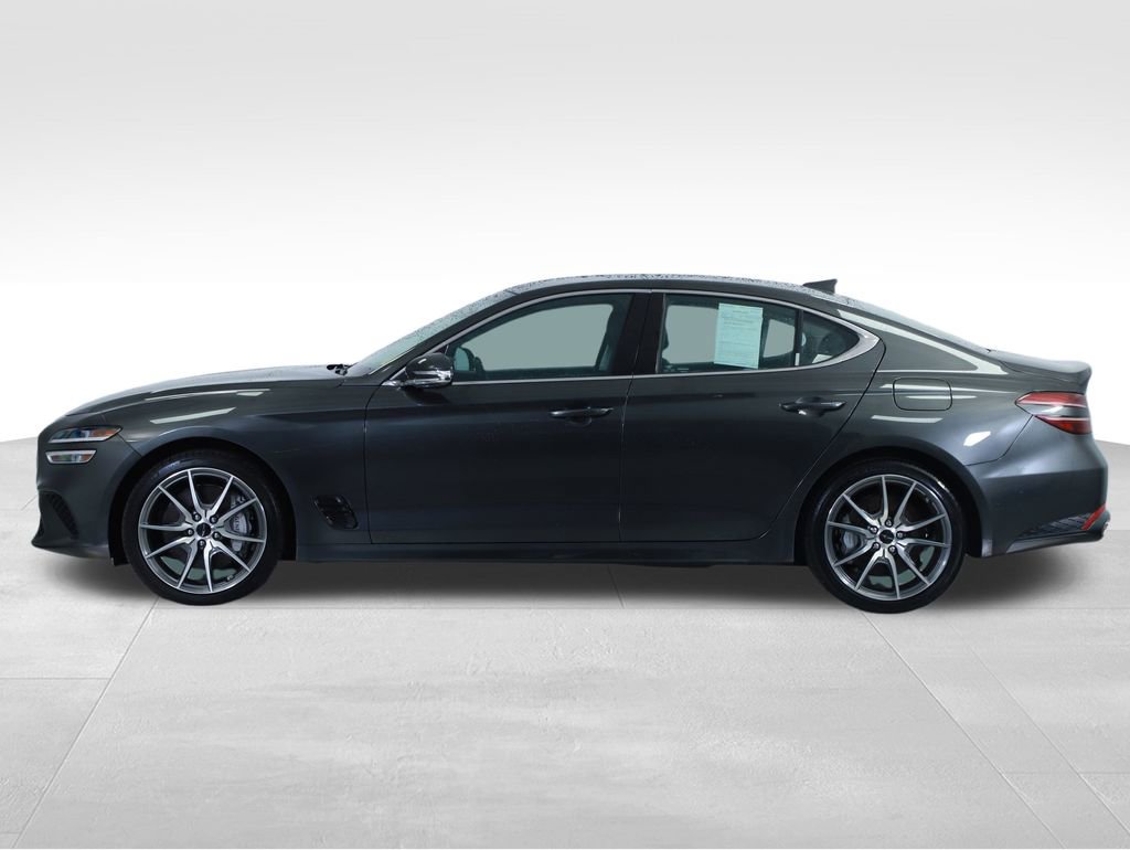 Used 2025 Genesis G70 2.5T image 9