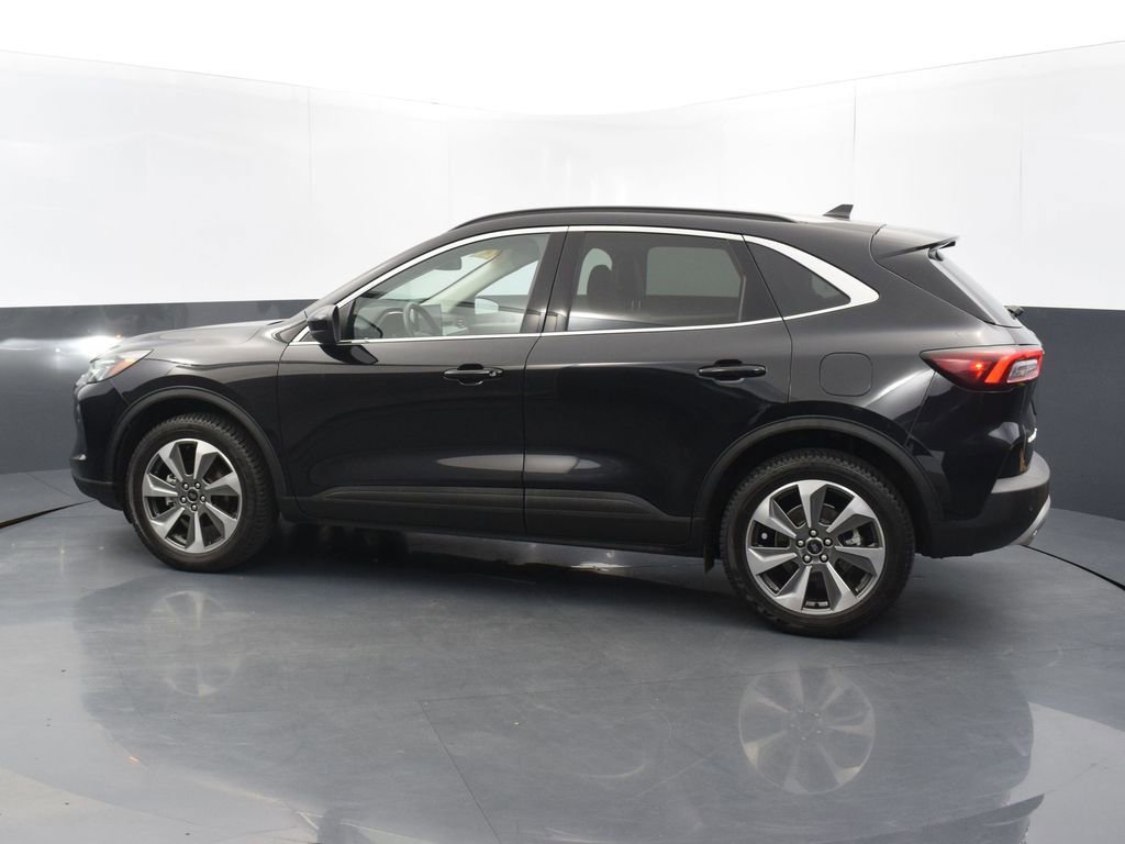 Used 2024 Ford Escape Platinum image 5