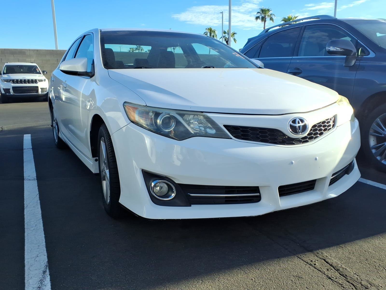 Used 2013 Toyota Camry SE FWD image 2