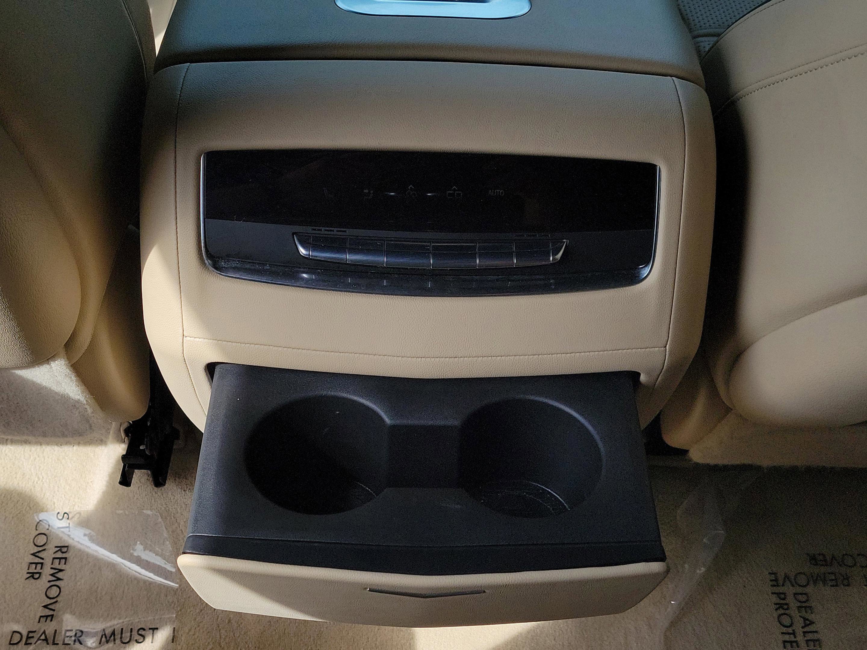 Used 2022 Cadillac Escalade Premium Luxury image 17