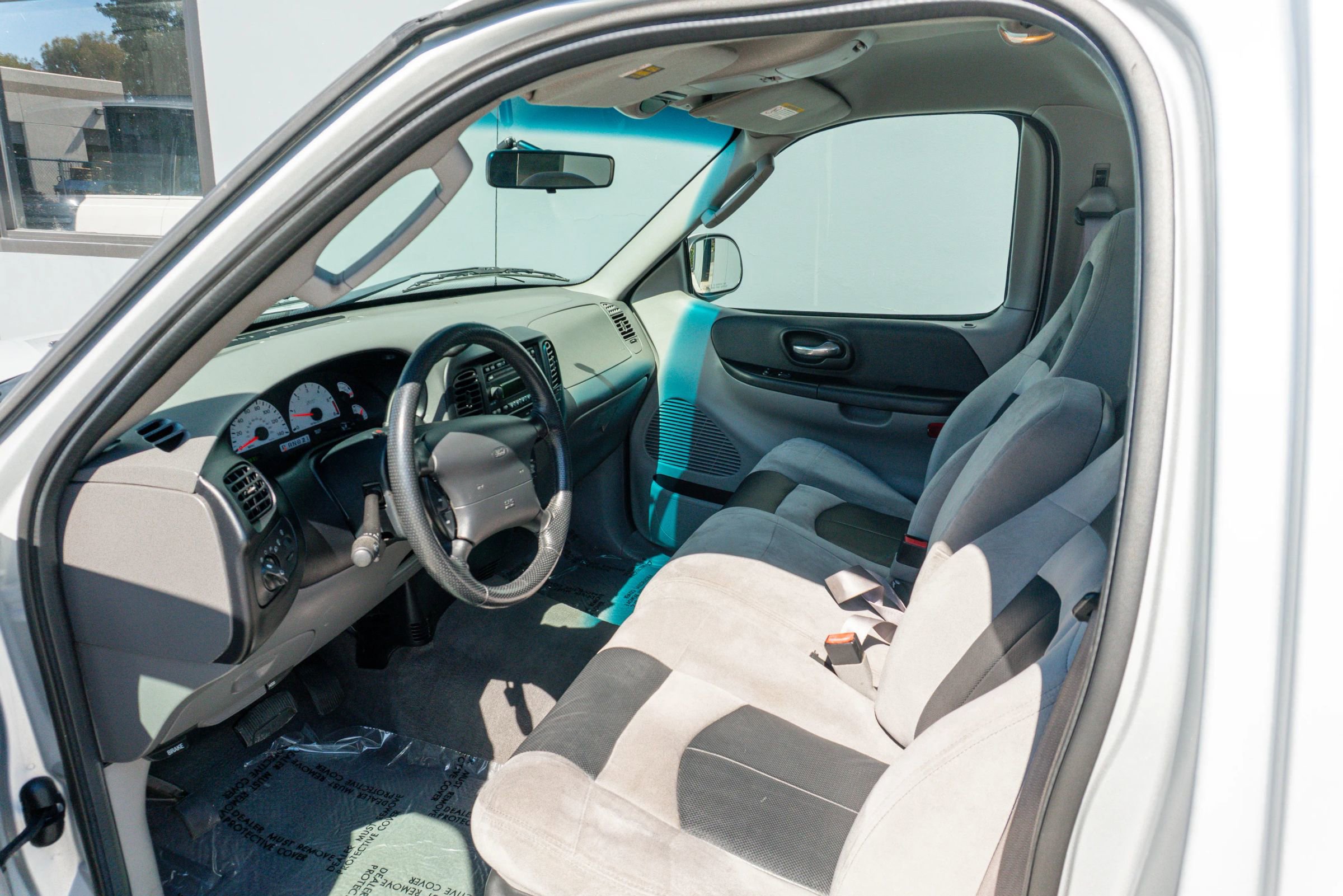Used 2004 Ford F150 Lightning RWD image 10