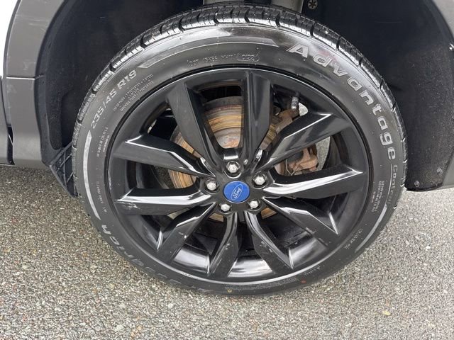 Used 2017 Ford Escape SE w/ SE Sport Appearance Package image 10