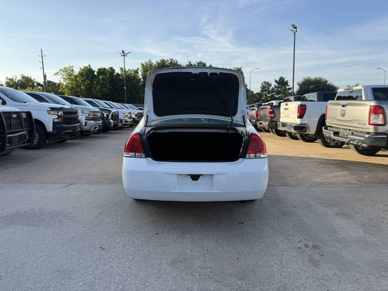 Used 2010 Chevrolet Impala LT FWD image 34