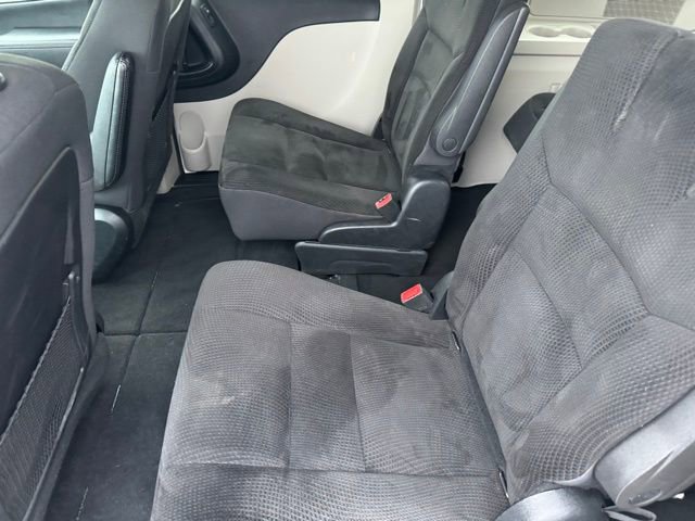 Used 2019 Dodge Grand Caravan SE w/ UConnect Hands-Free Group image 6