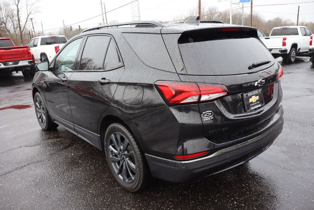 Used 2023 Chevrolet Equinox RS image 3