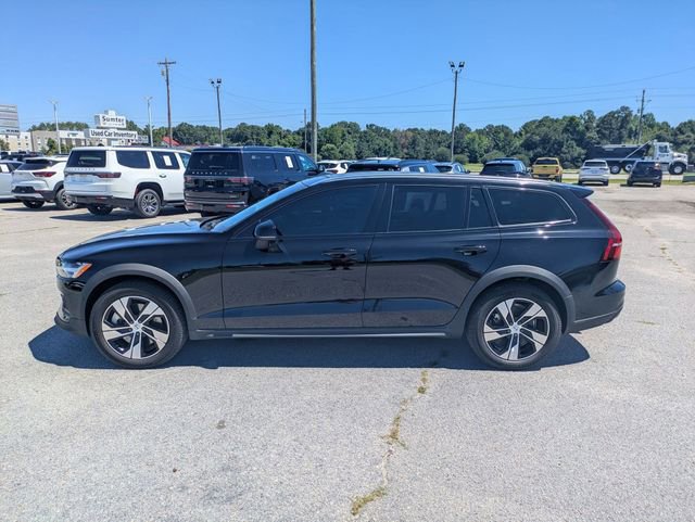 Used 2023 Volvo V60 B5 Cross Country Plus w/ Climate Package AWD/4WD image 6