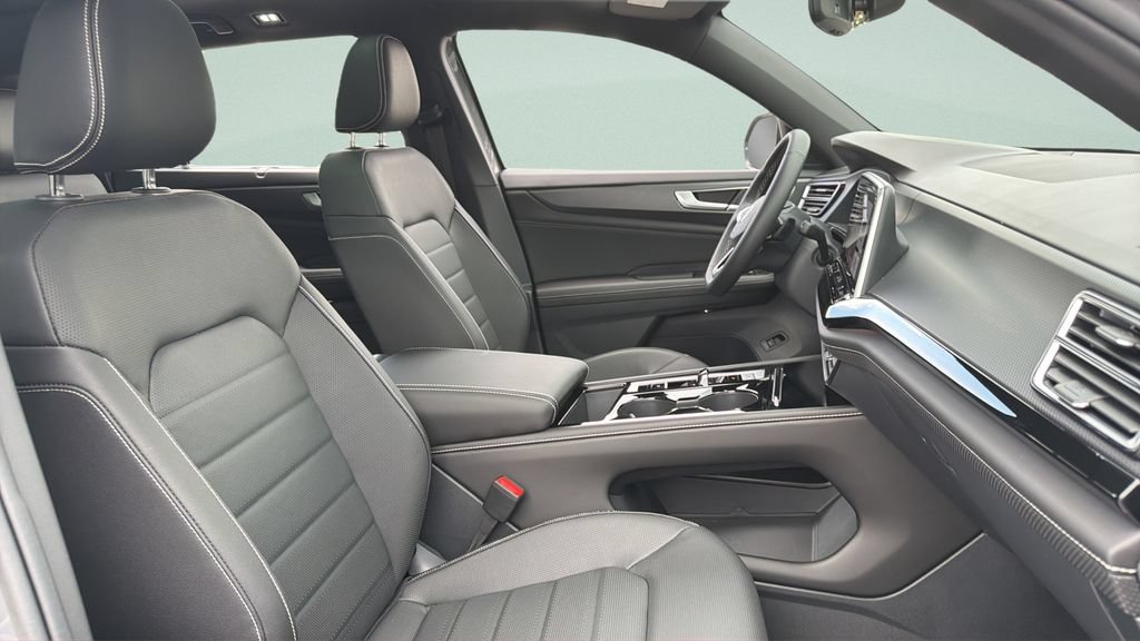 New 2026 Volkswagen Atlas Cross Sport SEL AWD/4WD image 35