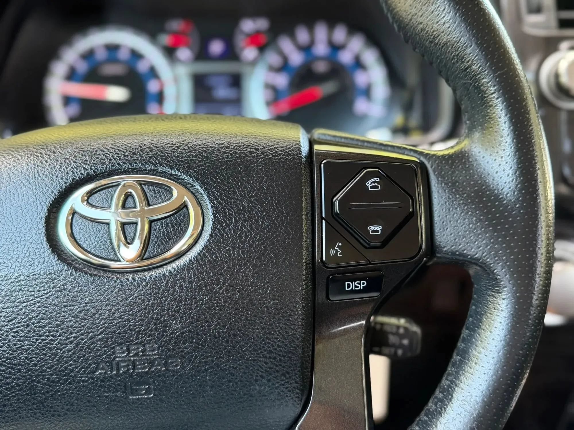 Used 2018 Toyota 4Runner TRD Off-Road AWD/4WD image 23