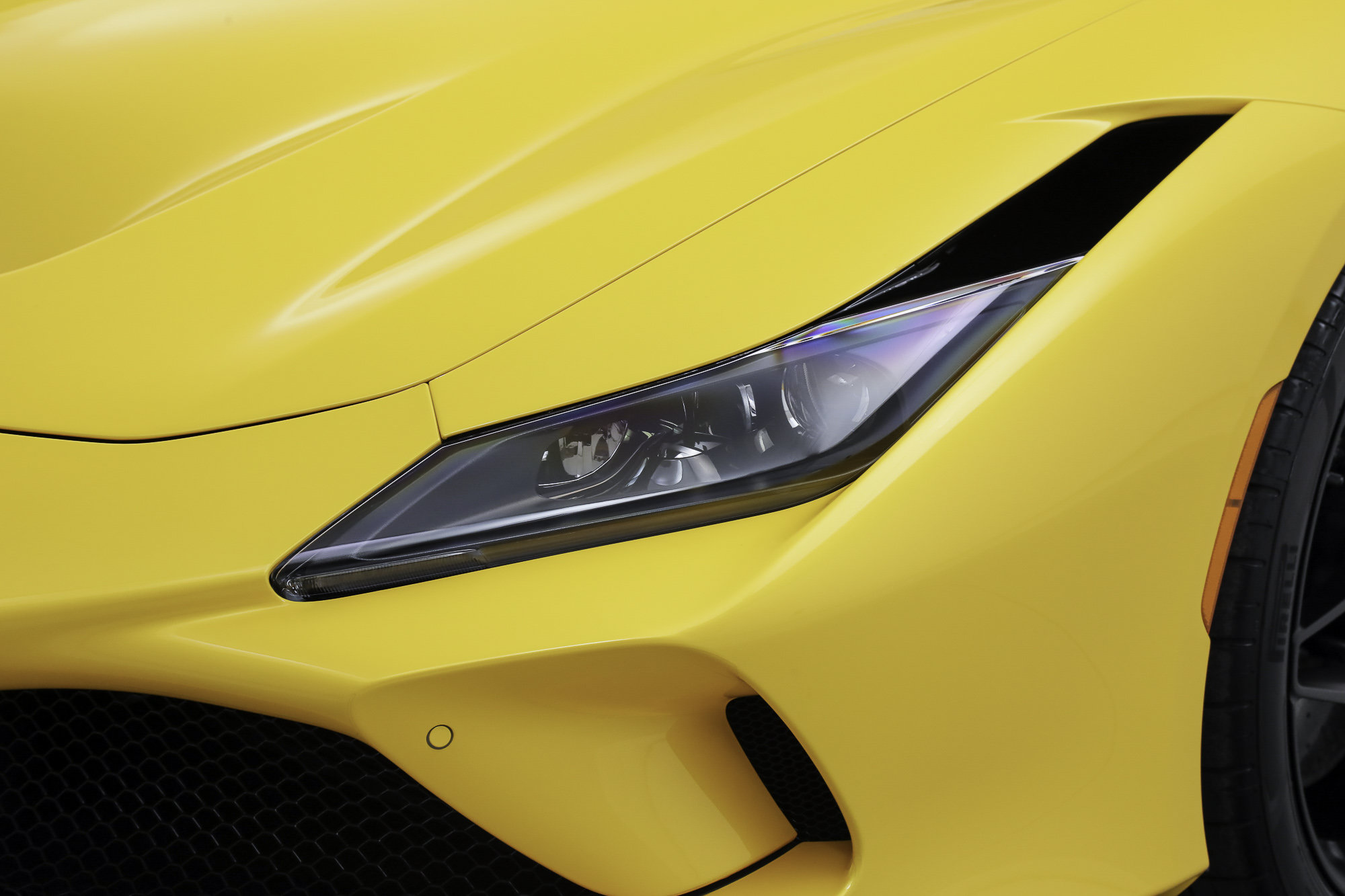 Certified 2022 Ferrari F8 Tributo RWD image 18