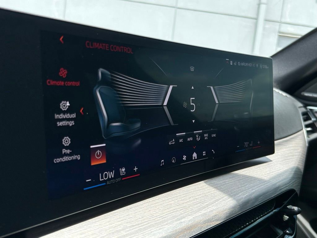 Used 2025 BMW i4 eDrive40 w/ Premium Package RWD image 26