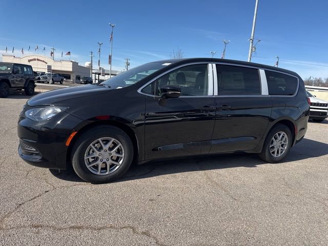 New 2026 Chrysler Voyager LX image 3