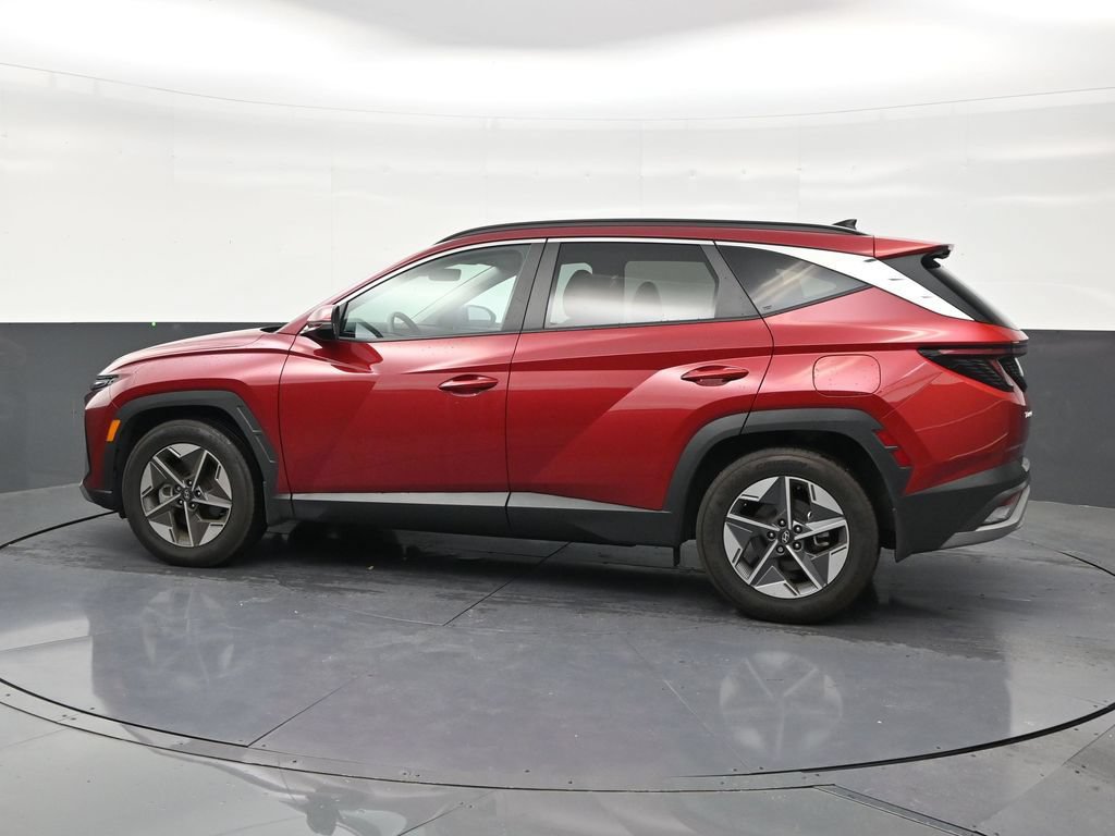 Used 2025 Hyundai Tucson SEL FWD image 2