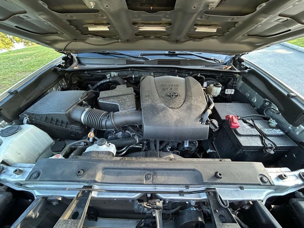 Used 2021 Toyota Tacoma TRD Sport w/ Technology Package image 11