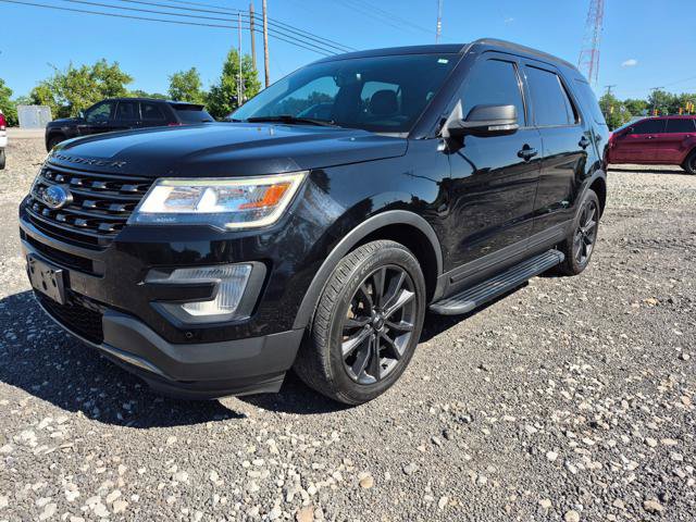 Used 2017 Ford Explorer XLT w/ XLT Appearance Package