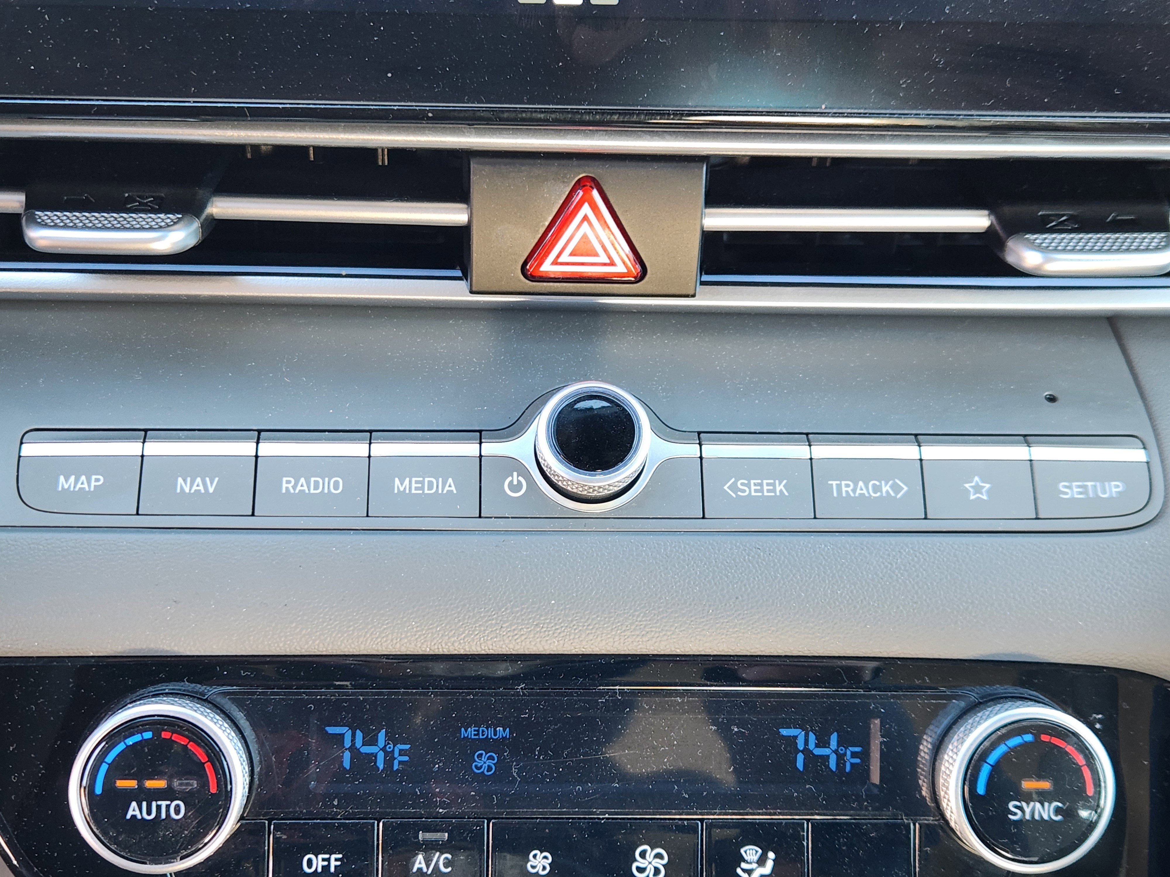 Certified 2024 Hyundai Elantra SEL image 22