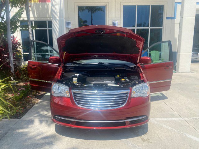 Used 2012 Chrysler Town & Country Touring w/ Entertainment Group #1 image 17