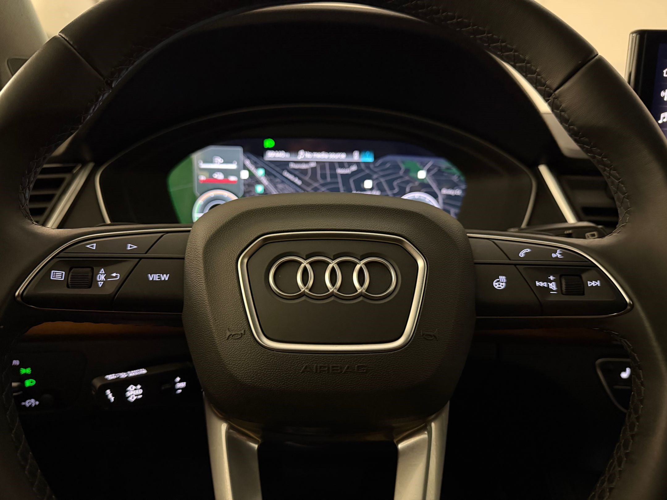 Used 2023 Audi Q5 e Premium Plus w/ Premium Plus Package AWD/4WD image 16