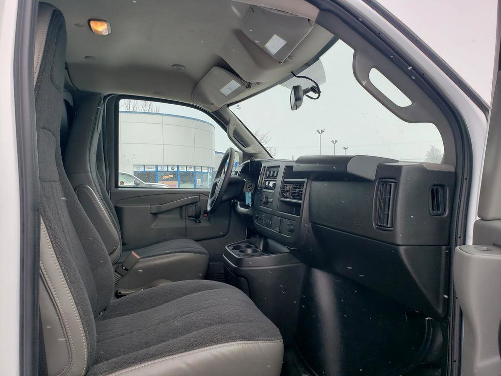 Used 2024 GMC Savana 2500 w/ Driver Convenience Package RWD image 18