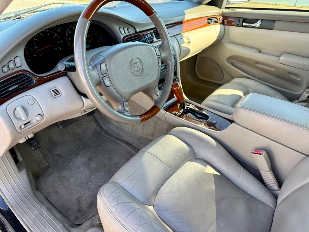 Used 2004 Cadillac Seville SLS w/ Preferred Equipment Group image 9