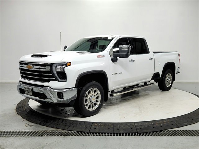 Used 2025 Chevrolet Silverado 2500 LTZ w/ LTZ Premium Package image 3