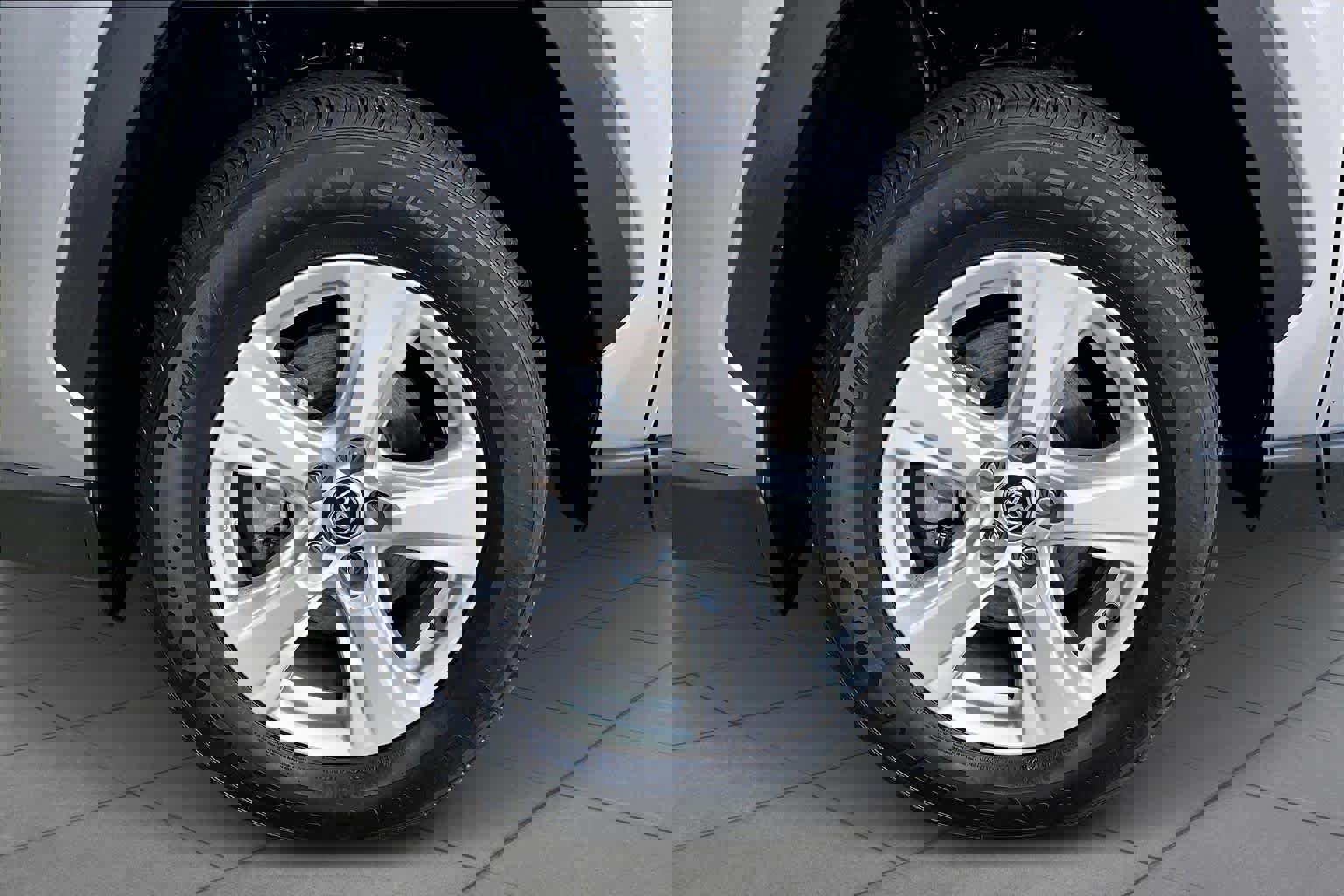 Used 2020 Toyota RAV4 XLE image 11