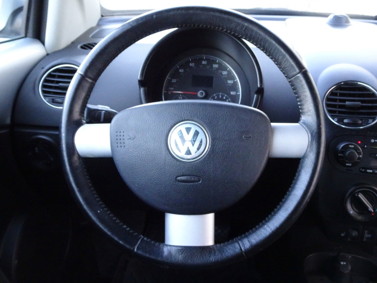 Used 2006 Volkswagen Beetle Convertible w/ Package 2 image 14