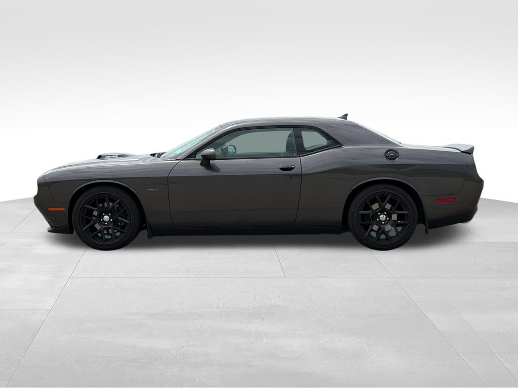 Used 2015 Dodge Challenger R/T Plus RWD image 25