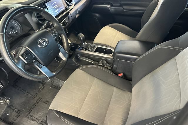 Used 2020 Toyota Tacoma TRD Off-Road w/ Technology Package AWD/4WD image 11