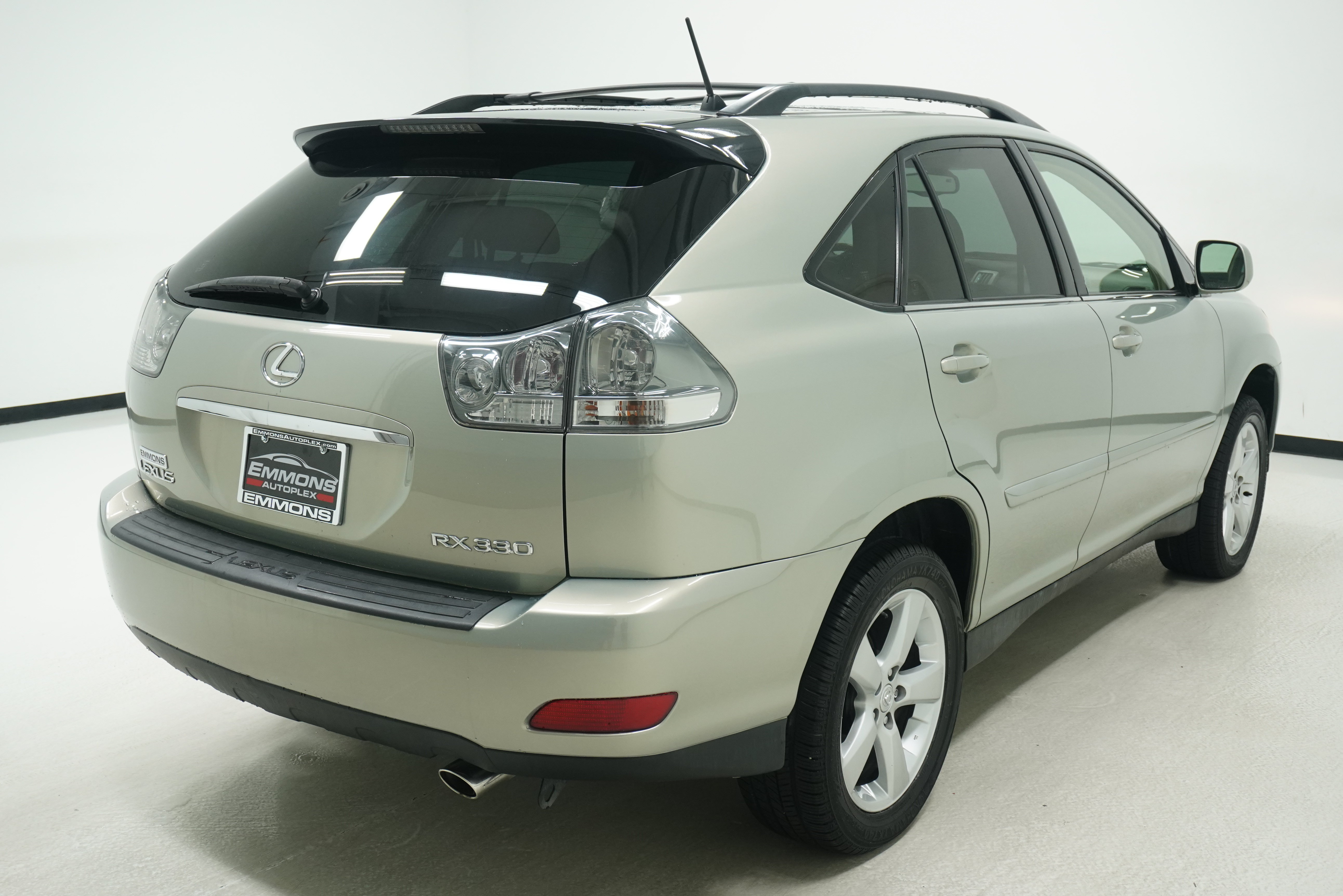 Used 2004 Lexus RX 330 FWD image 4