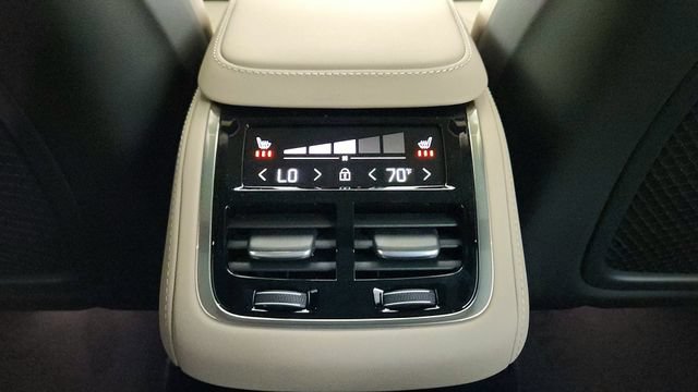 New 2026 Volvo XC90 B6 Plus w/ Protection Package Premier AWD/4WD image 32