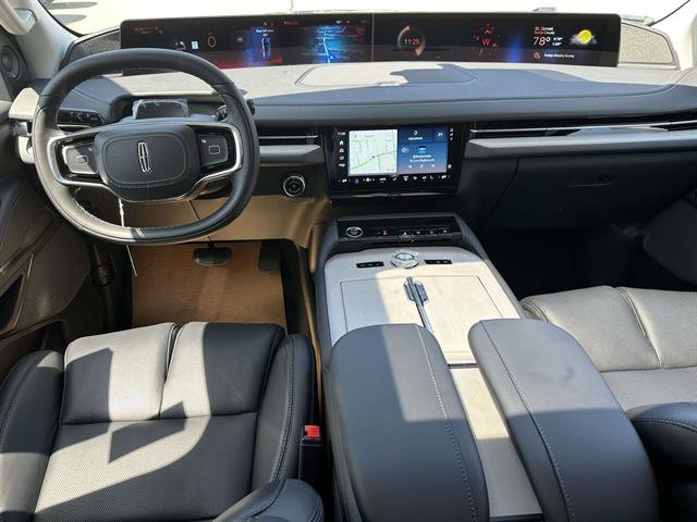 New 2027 Lincoln Navigator Reserve AWD/4WD image 11