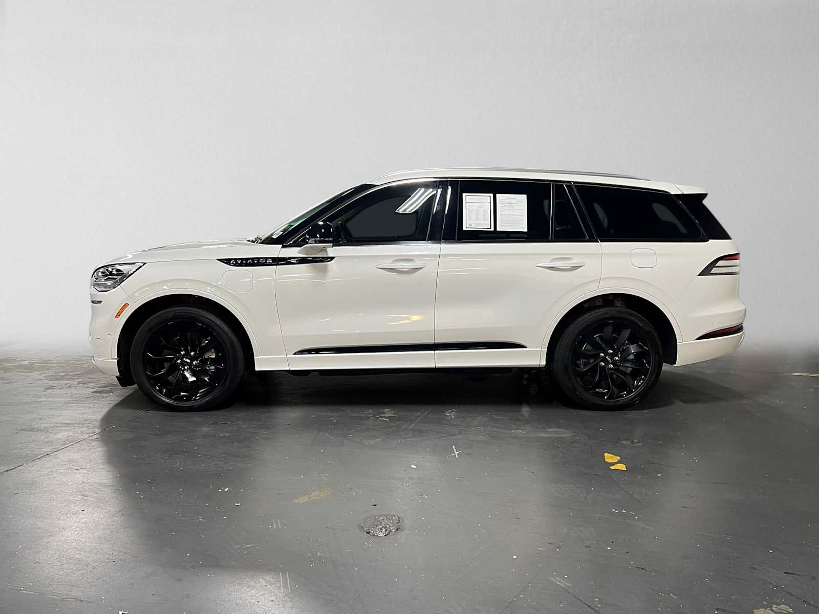 Used 2023 Lincoln Aviator Grand Touring w/ Equipment Group 301A AWD/4WD image 6