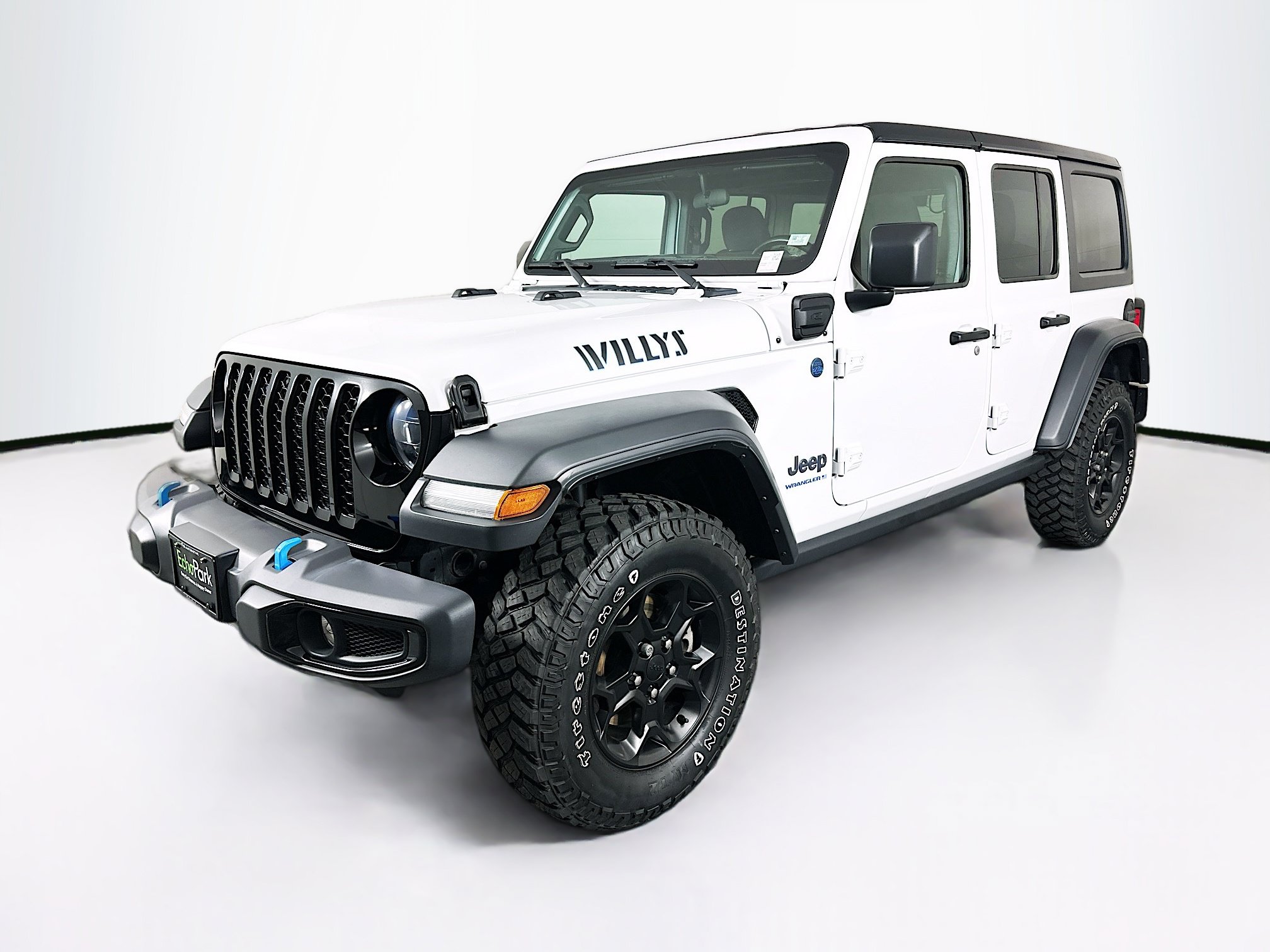 Used 2023 Jeep Wrangler Unlimited w/ Cold Weather Group AWD/4WD image 3