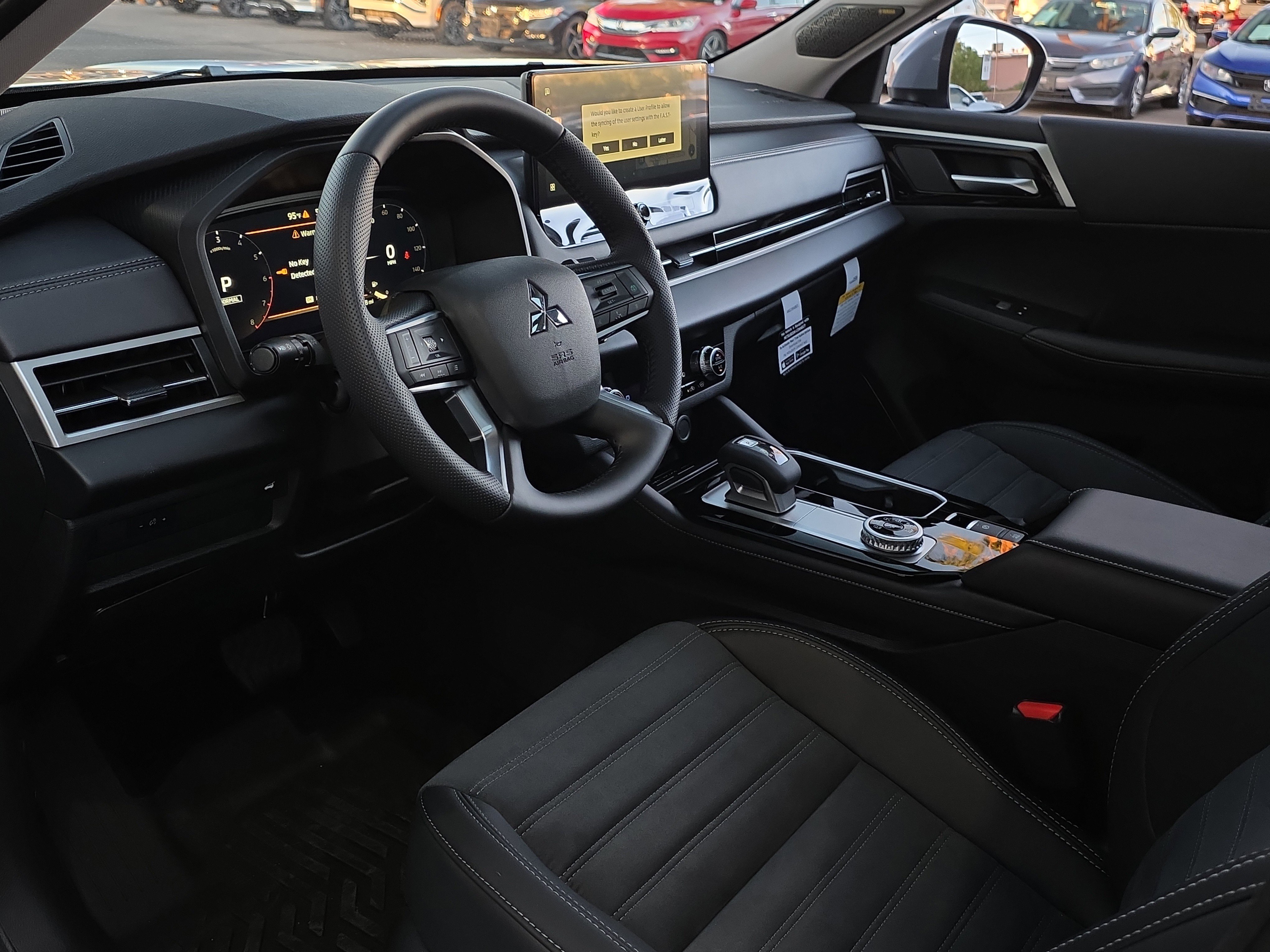 New 2025 Mitsubishi Outlander SE image 9