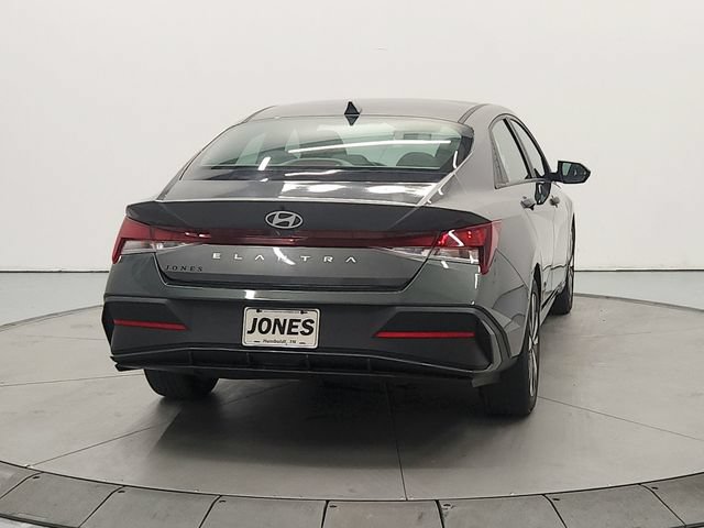 Used 2024 Hyundai Elantra SEL FWD image 7