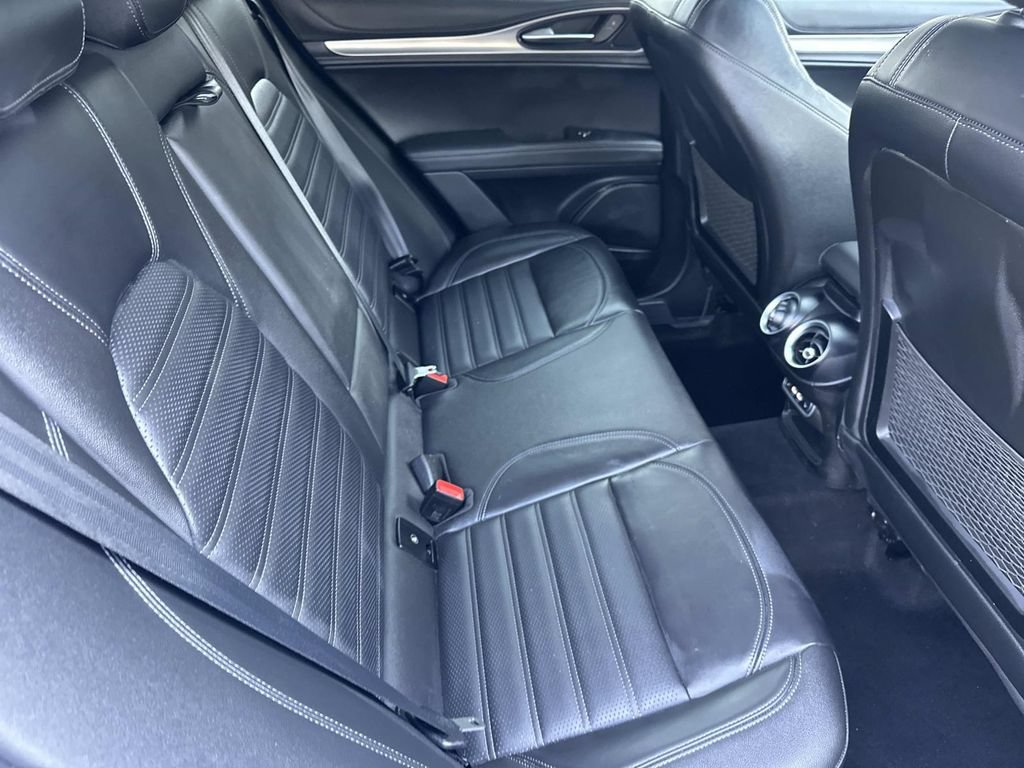 Used 2025 Alfa Romeo Stelvio Sprint AWD/4WD image 16