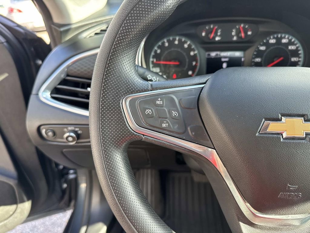 Used 2021 Chevrolet Malibu LT image 23