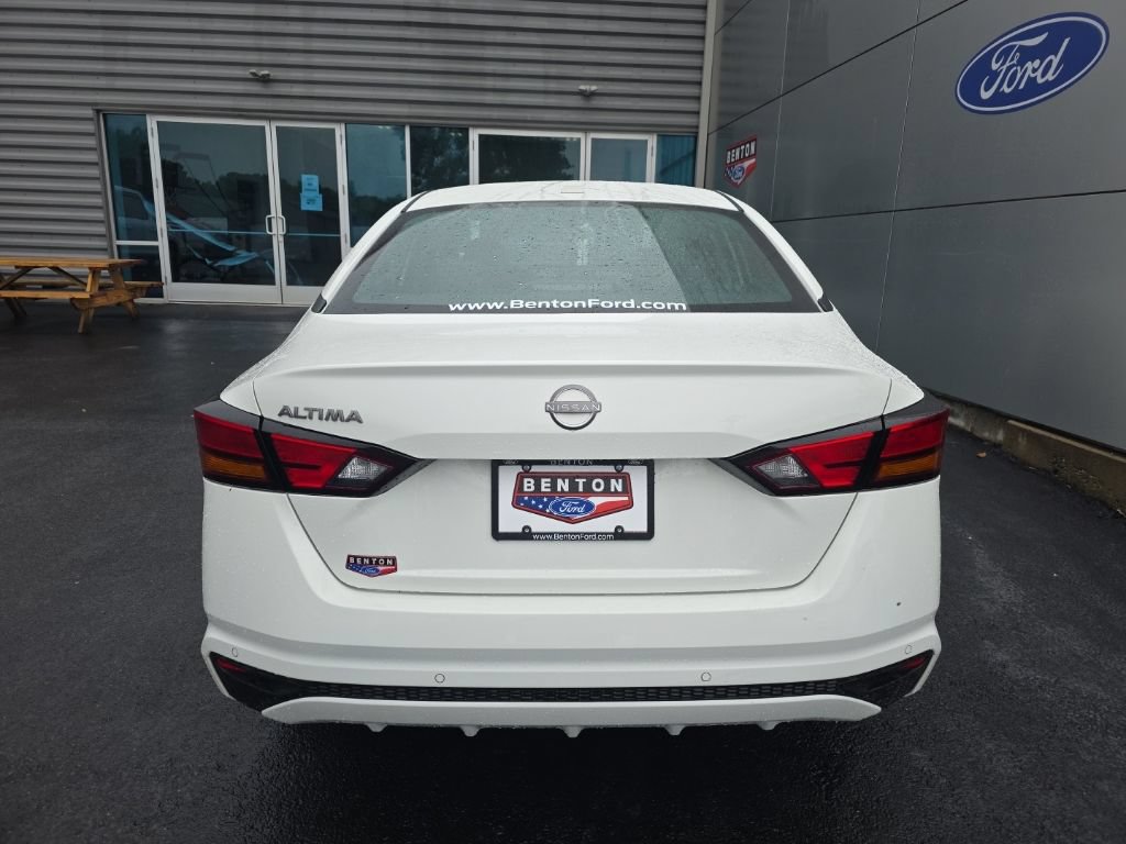 Used 2025 Nissan Altima 2.5 SV FWD image 6
