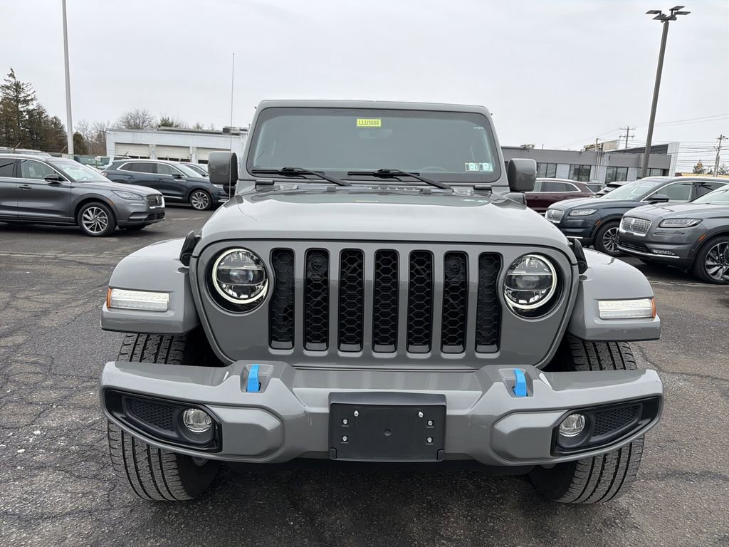 Used 2022 Jeep Wrangler Unlimited Sahara AWD/4WD image 9