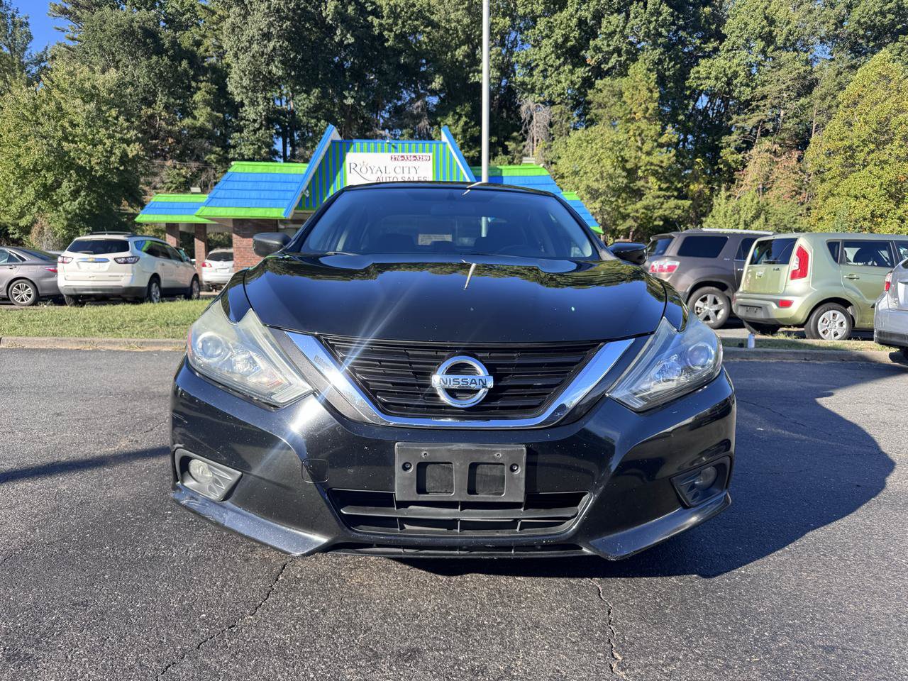 Used 2017 Nissan Altima 2.5 SR FWD image 2