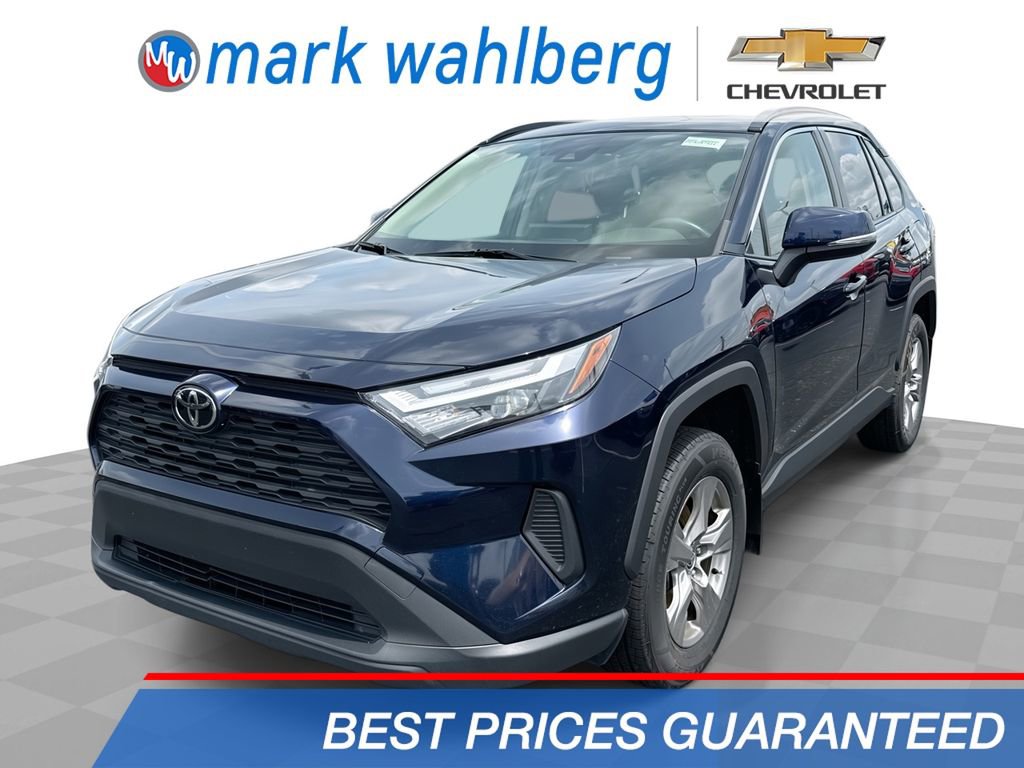 Used 2022 Toyota RAV4 XLE AWD/4WD image 1