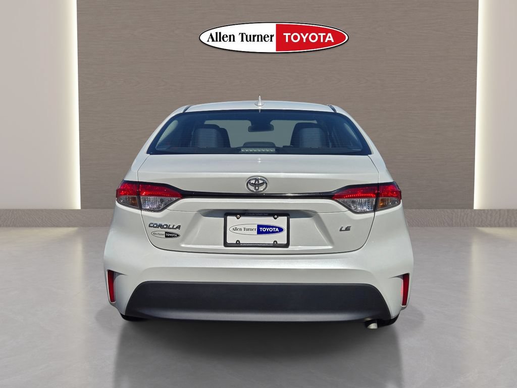 Used 2025 Toyota Corolla LE FWD image 7