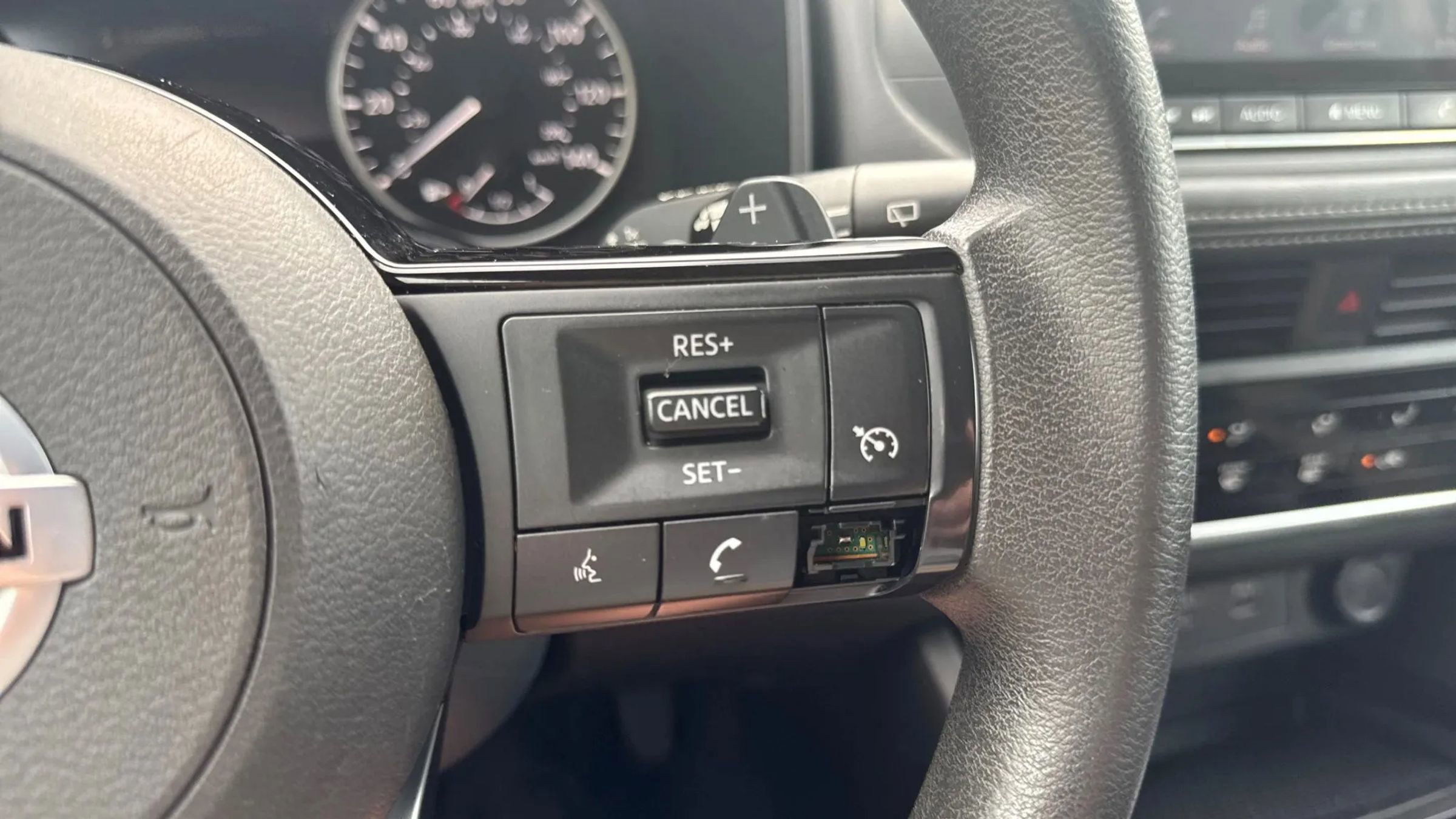 Used 2021 Nissan Rogue S image 34