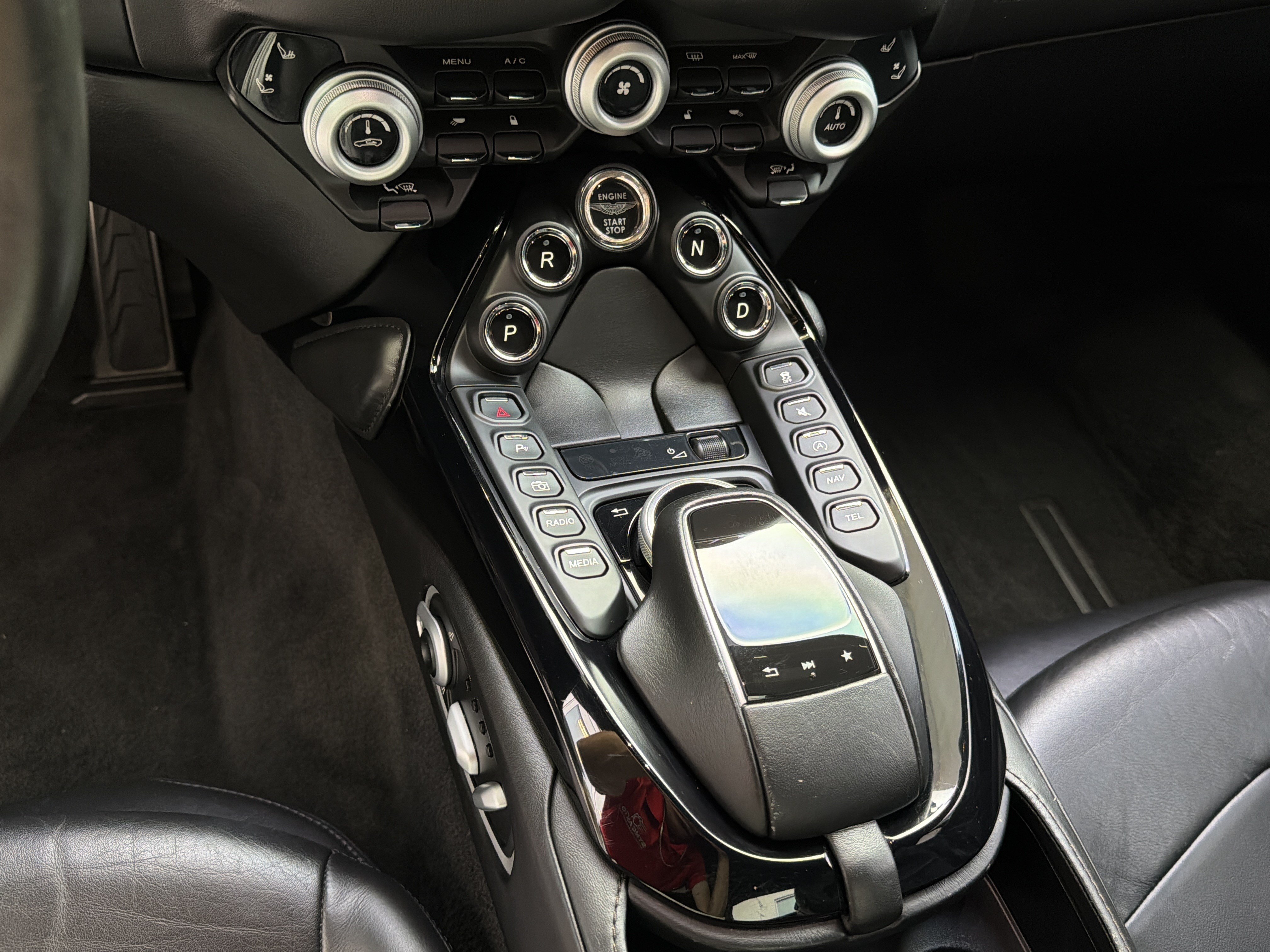 Used 2020 Aston Martin V8 Vantage Coupe RWD image 3